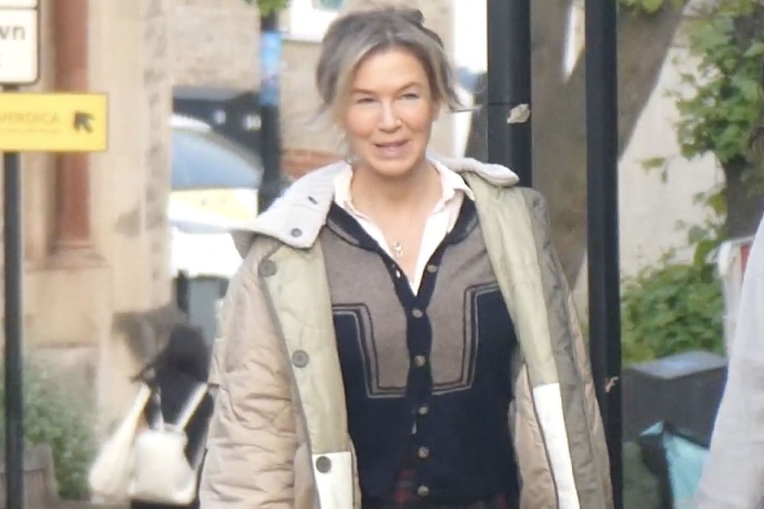 Renée Zellweger Returns to London Set for Bridget Jones Sequel: New Photos