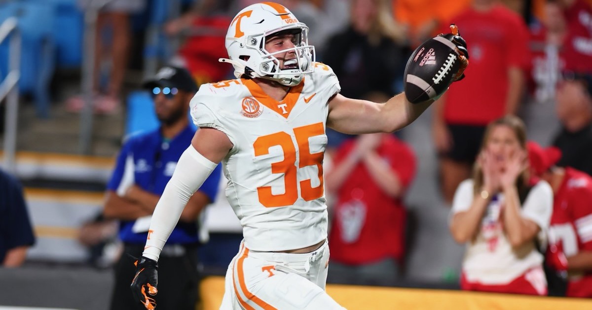 Interception Leads to Tennessee Victory: Record-breaking Moments