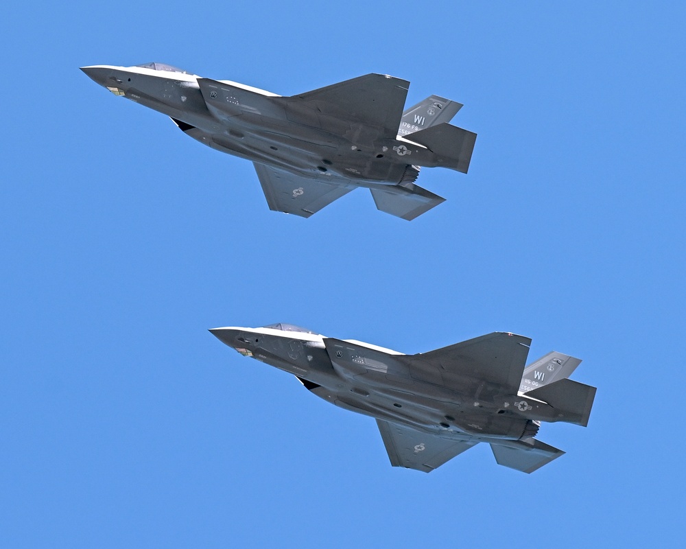 115th Fighter Wing Showcases F-35s at Badger Rumble Event