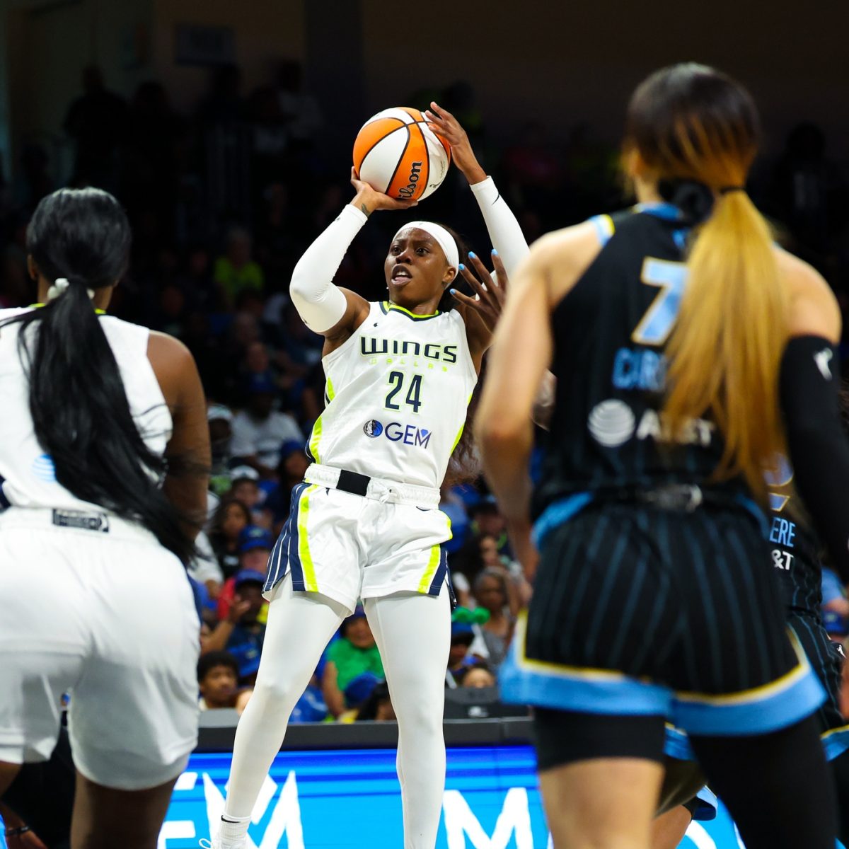 Los Angeles Sparks vs. Dallas Wings Intense WNBA Showdown