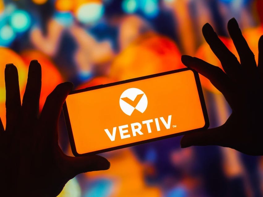 Vertiv: The Rising AI Darling Defeating Nvidia in the Data-Center Stock Market