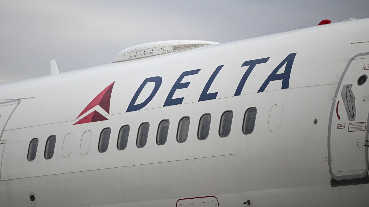 Delta Air Lines Uniform Policy Update: Insights on Company Strategy