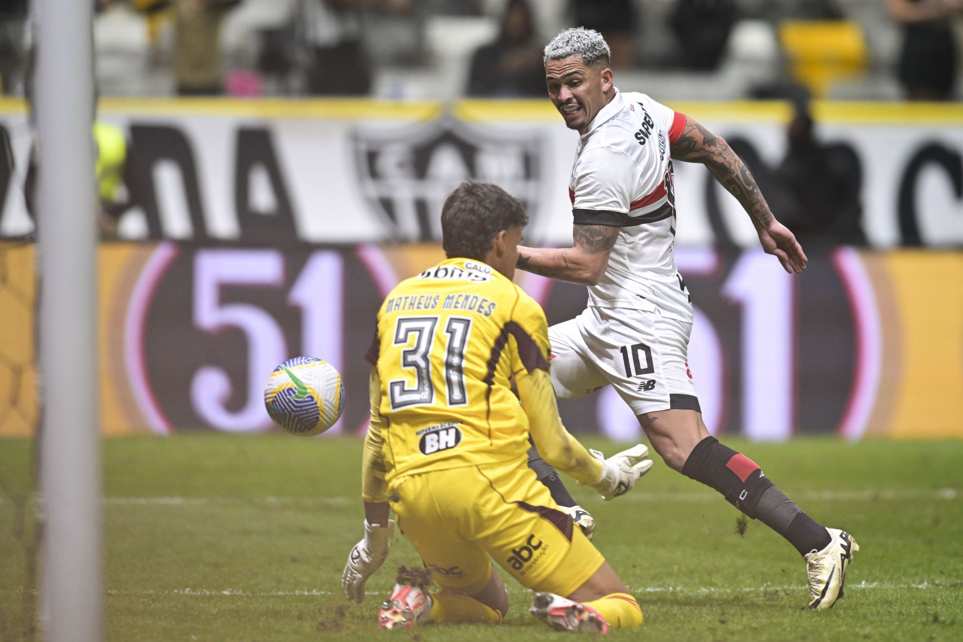 Vasco da Gama Edges Out Atletico Mineiro in Exciting Brasileiro Showdown