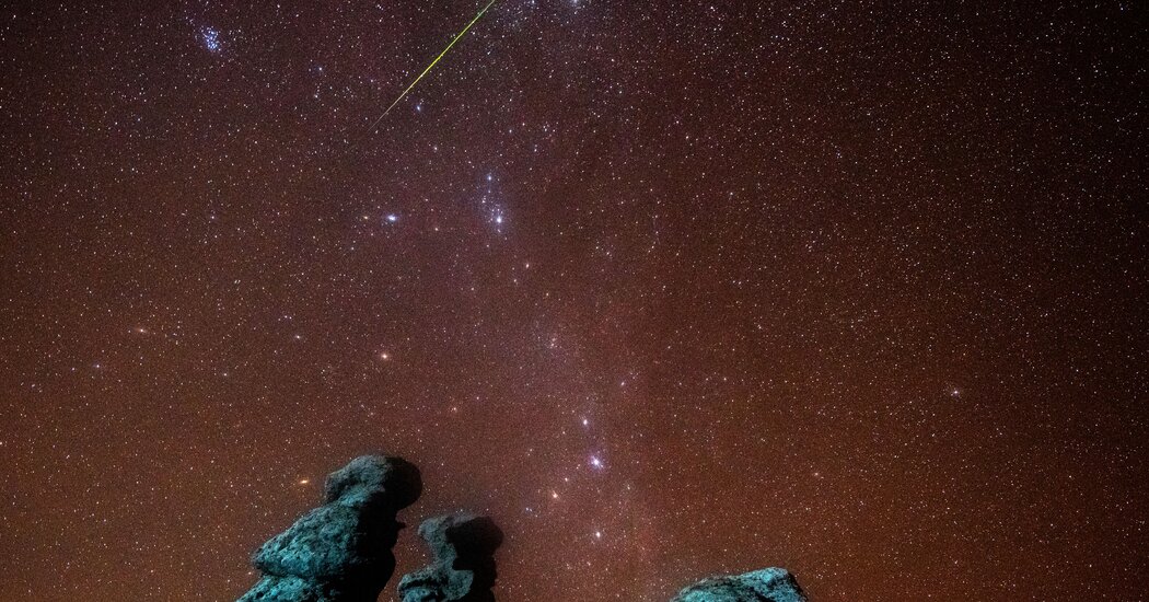 Meteoroid Shower: Witness the Leonids and Supermoon