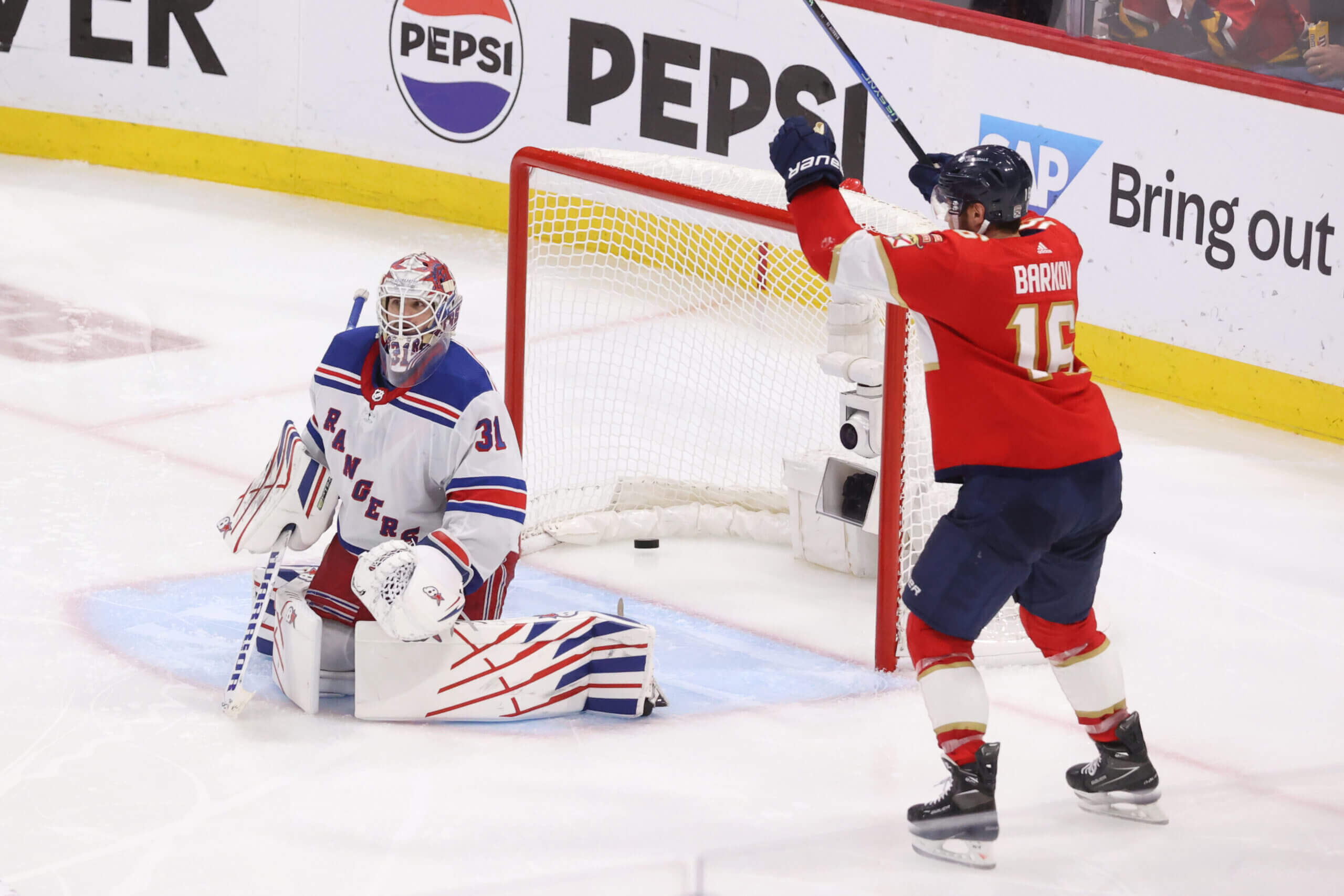 Florida Panthers Outplay New York Rangers: Analyzing Mika Zibanejad & Chris Kreider Performance