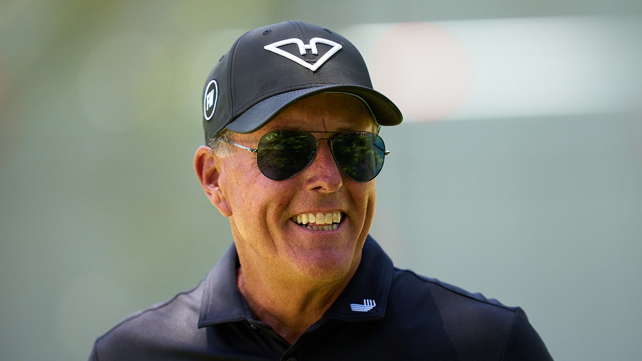 Phil Mickelson's Surprising Attire at the 2024 British Open - Breaking News