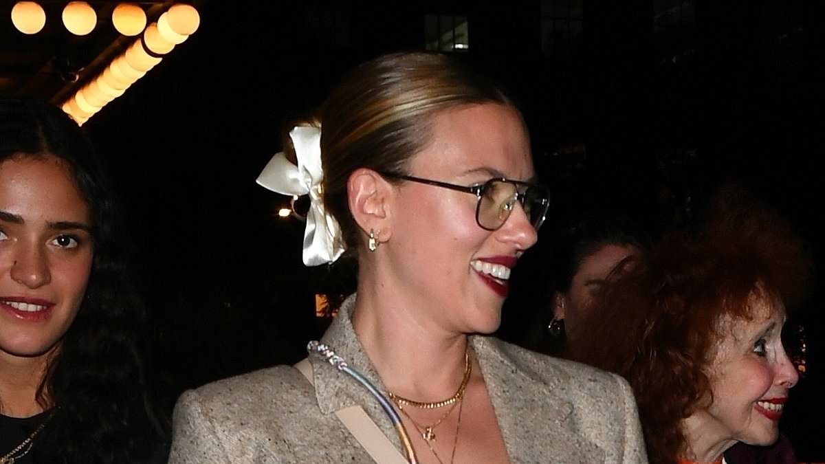 Latest Update: Date Night for Scarlett Johansson and Colin Jost