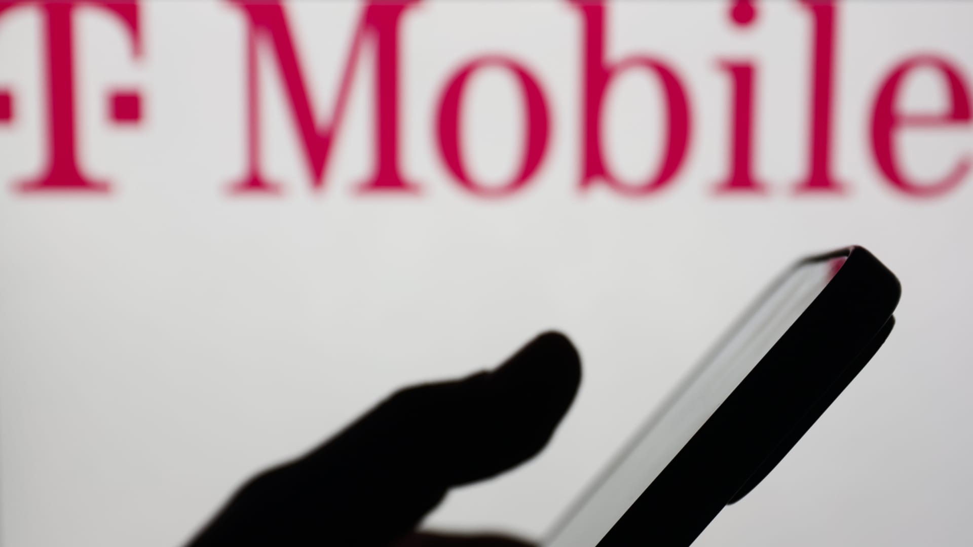 T-Mobile's $4.4 Billion Acquisition of U.S. Cellular: What's Next?