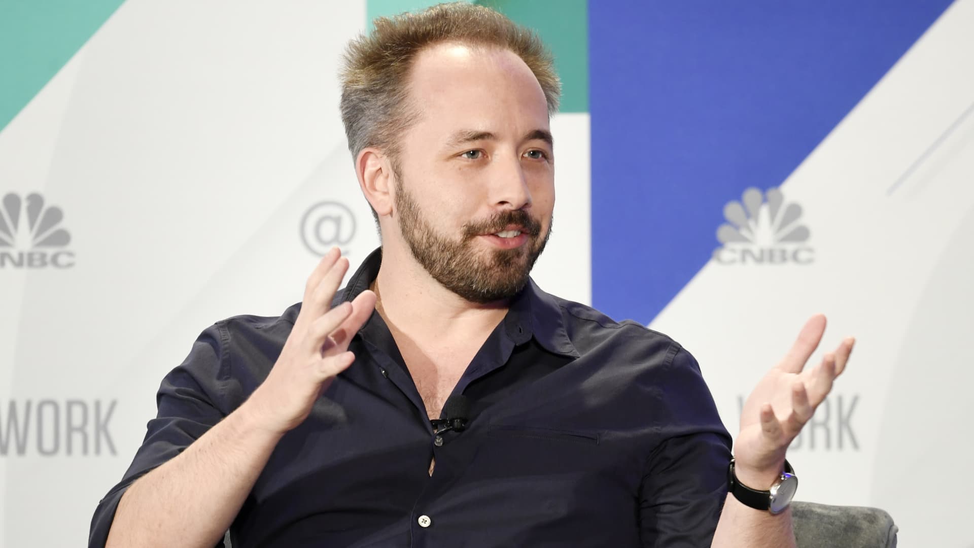 Dropbox's Workforce Strategy Amid Market Challenges