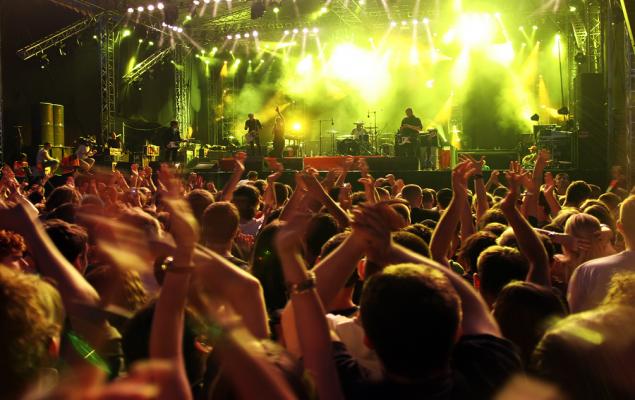 Live Nation Entertainment (LYV) Experiences Stock Growth Amid Concert Demand and Rising Costs