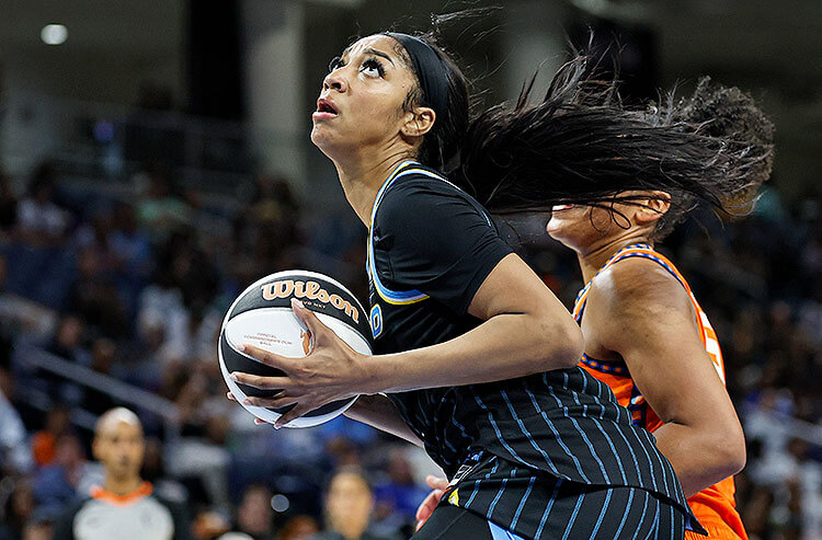 Chicago Sky Proves Dominance Against Atlanta Dream in WNBA Showdown