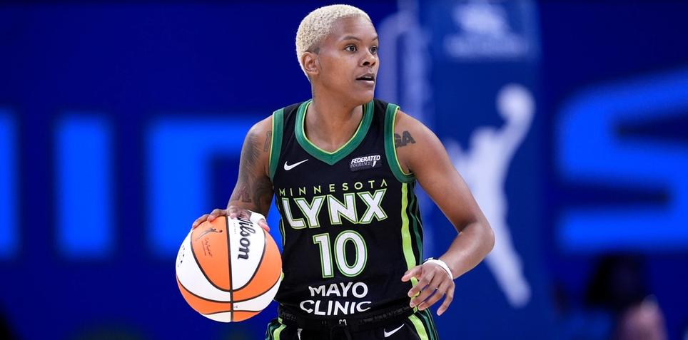 Minnesota Lynx Secure Dominant Victory Against Los Angeles Sparks