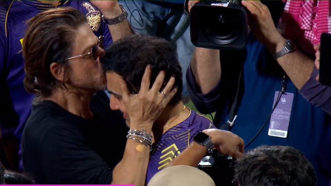 Shah Rukh Khan Celebrates KKR's IPL Triumph with Family and Teammates