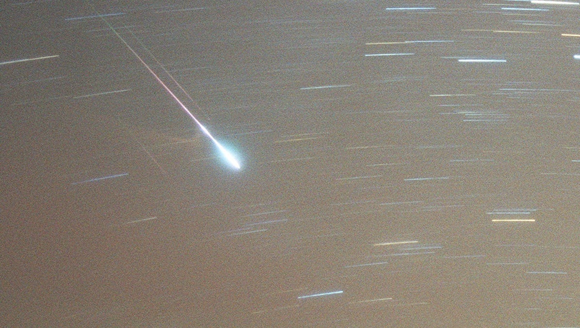 Meteoroid Shower: Witness the Leonids and Supermoon