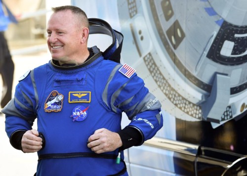 Innovation in Space: Astronaut Barry E. Wilmore Cheers on Tennessee Volunteers Baseball Team