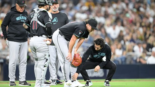 Arizona Diamondbacks Pitcher Injured: Manager's Decision to Protect Victory