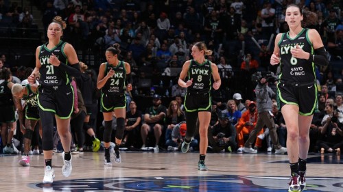 Minnesota Lynx Secure Victory in Intense Playoff Match Against Connecticut Sun