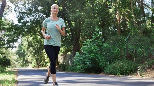 Which is More Effective for Weight Loss: A 30-minute Run or 10,000 Steps?