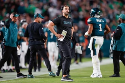 Philadelphia Eagles Defeat in Atlanta: Hurts' Struggles and Barkley's Impact